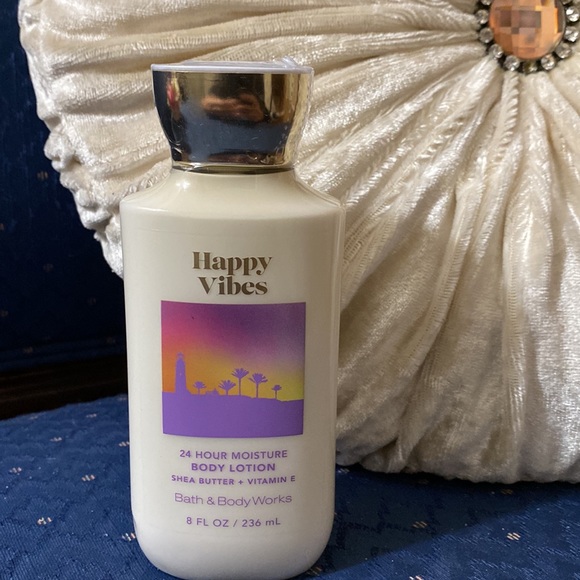 BATH & BODY WORKS SET. . . HAPPY VIBES SCENT - Picture 5 of 6